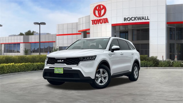 2023 Kia Sorento LX's photo
