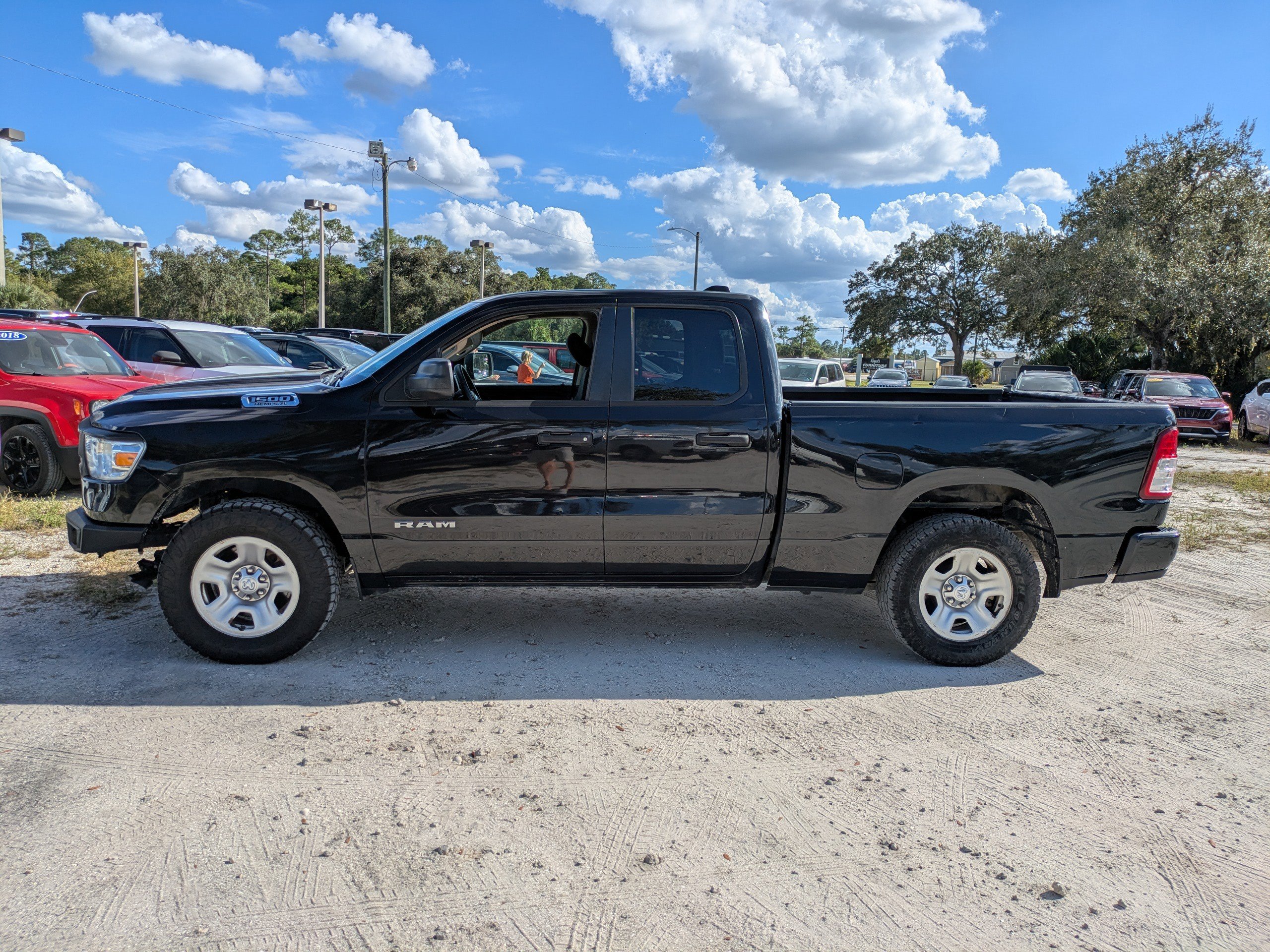 2019 Ram 1500 Tradesman photo 3