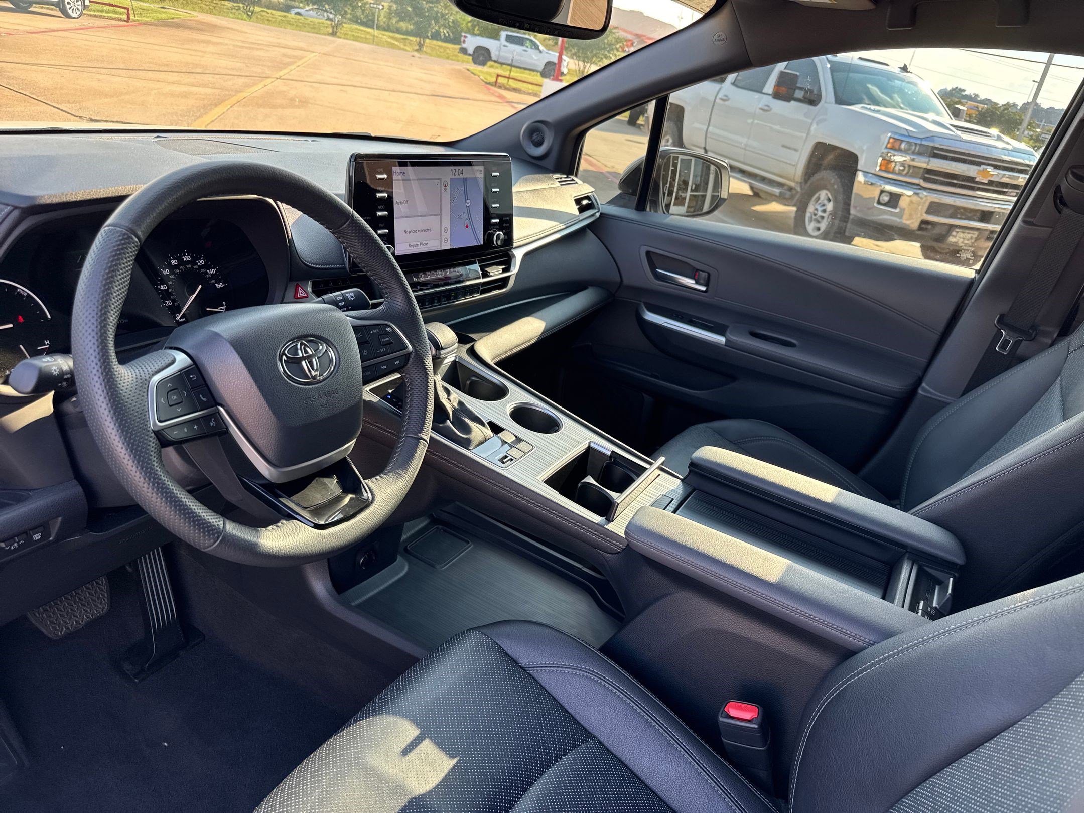 2023 Toyota Sienna XSE photo 4