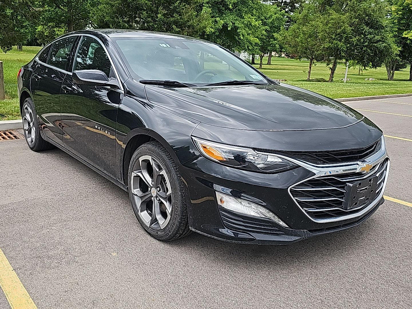 2024 Chevrolet Malibu 1LT photo 2