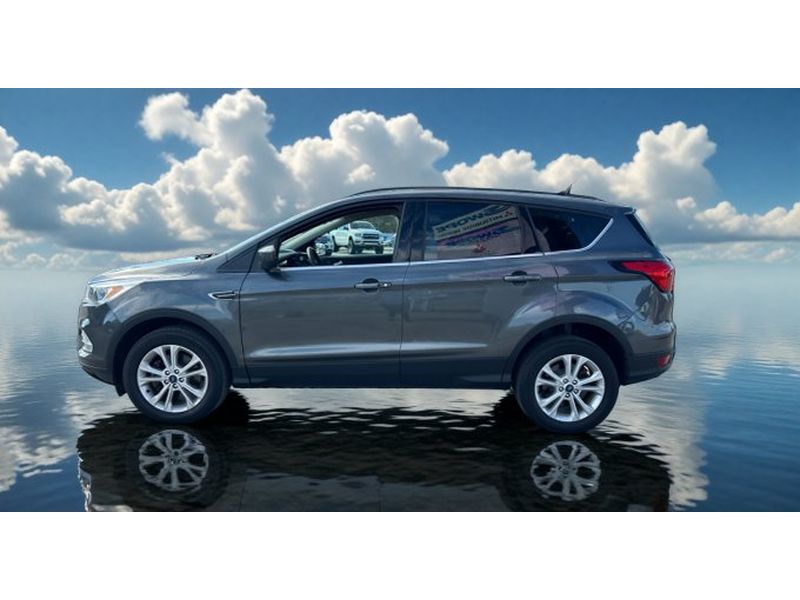 2019 Ford Escape SE photo 2