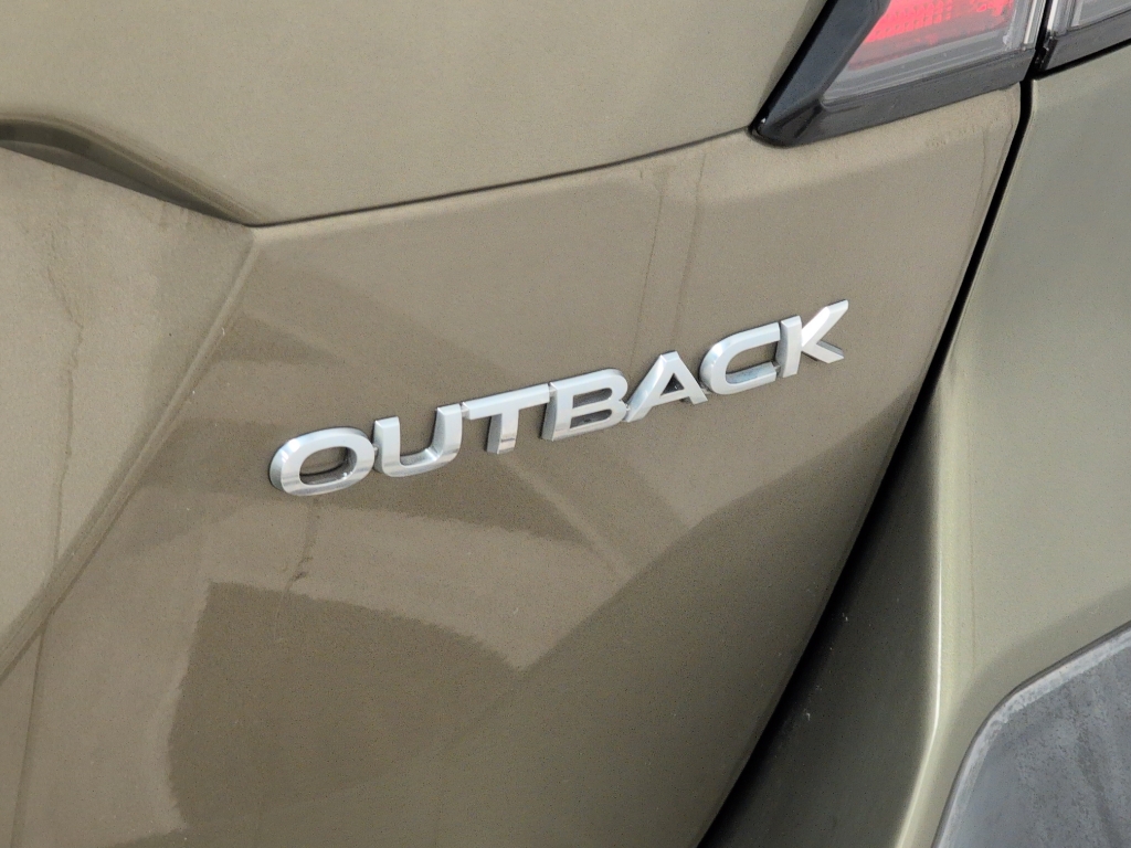 2020 Subaru Outback Premium photo 4