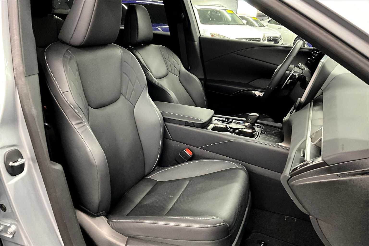 2024 Lexus RX Premium AWD photo 8