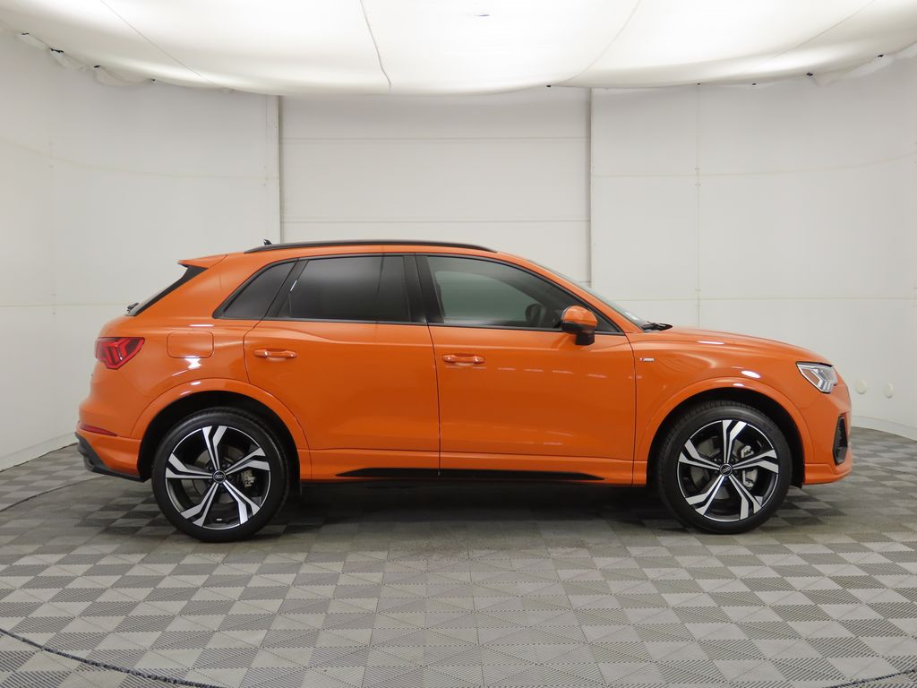 2024 Audi Q3 S line Premium Plus photo 4