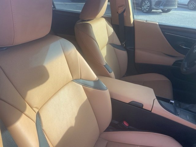 2022 Lexus ES 350 photo 9