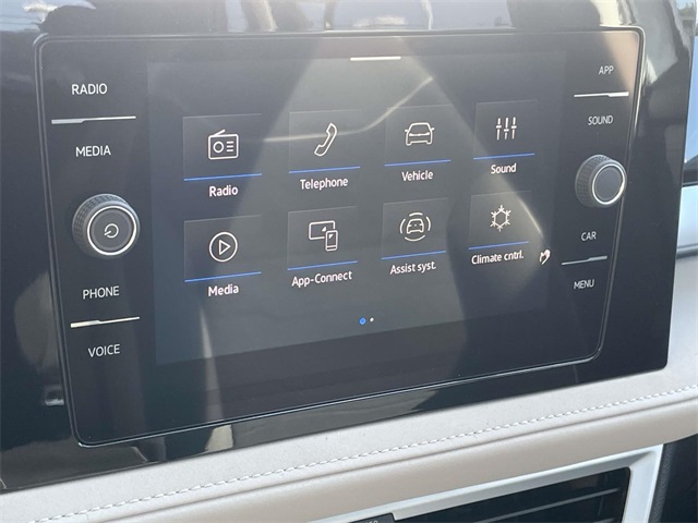 2025 Volkswagen Taos SE photo 18