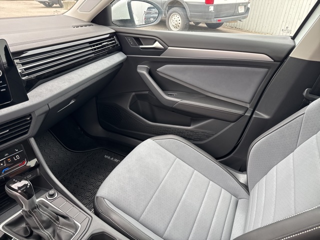 2025 Volkswagen Jetta 1.5T SE photo 18