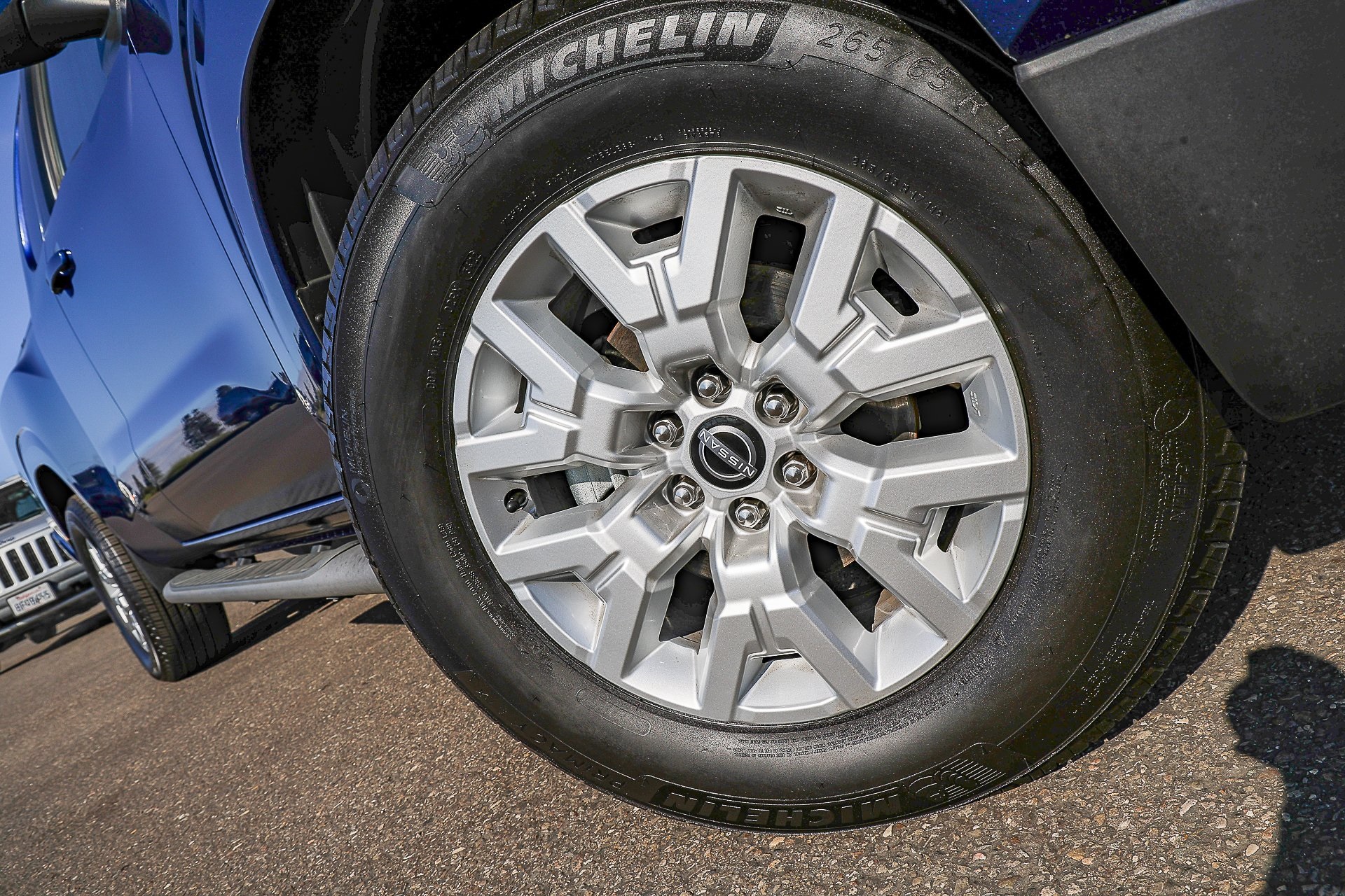 2023 Nissan Frontier King Cab SV photo 2