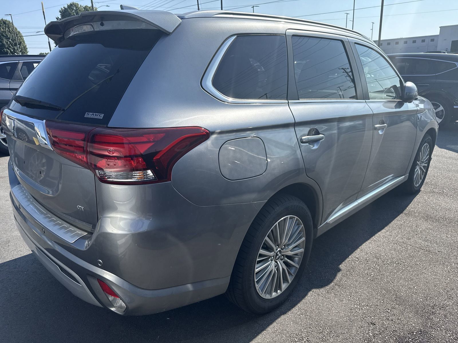2020 Mitsubishi Outlander PHEV SEL photo 4