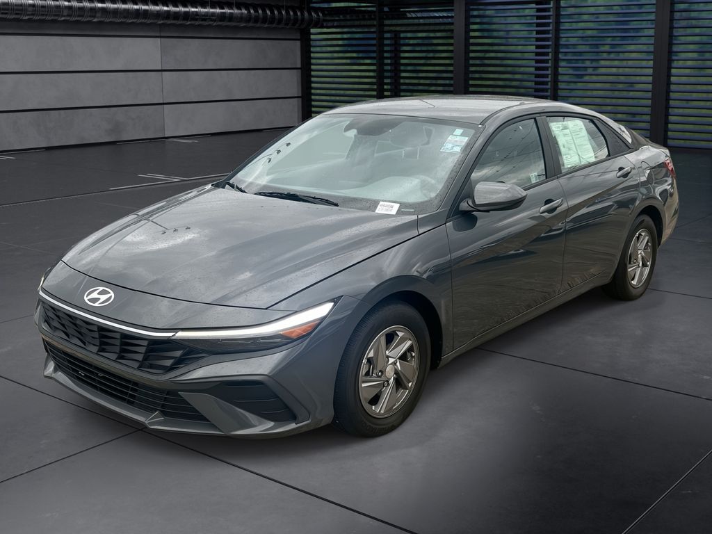 2024 Hyundai Elantra SE
