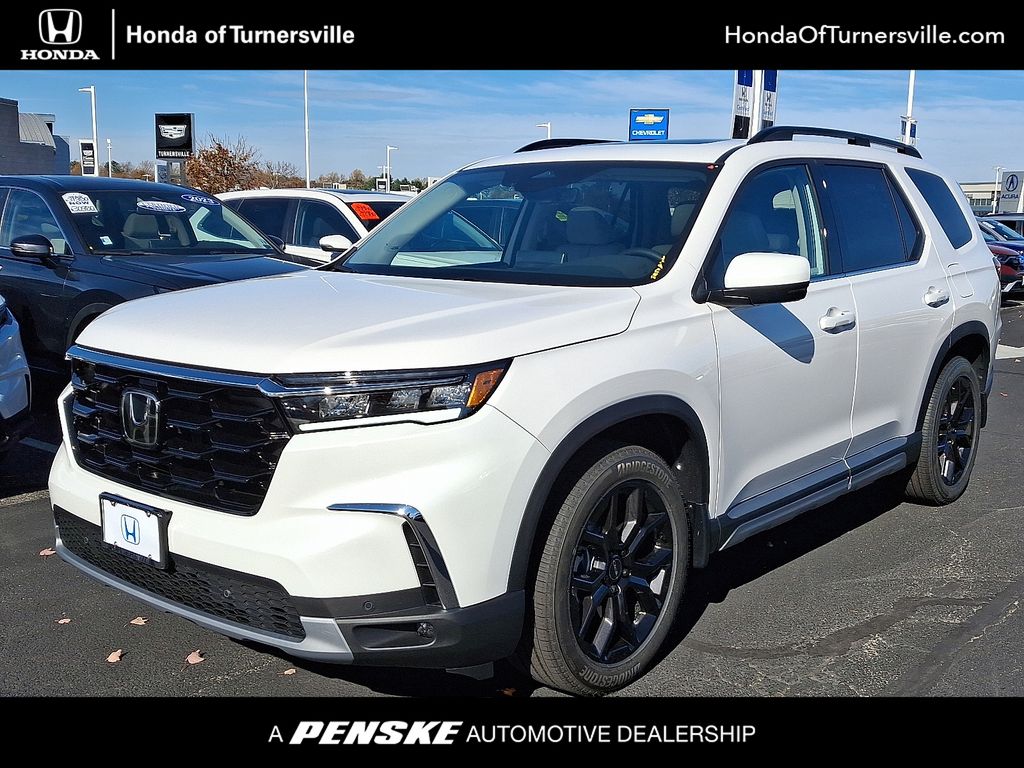 2025 Honda Pilot Touring's photo