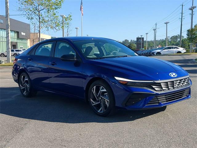 2025 Hyundai Elantra SEL Sport photo 3