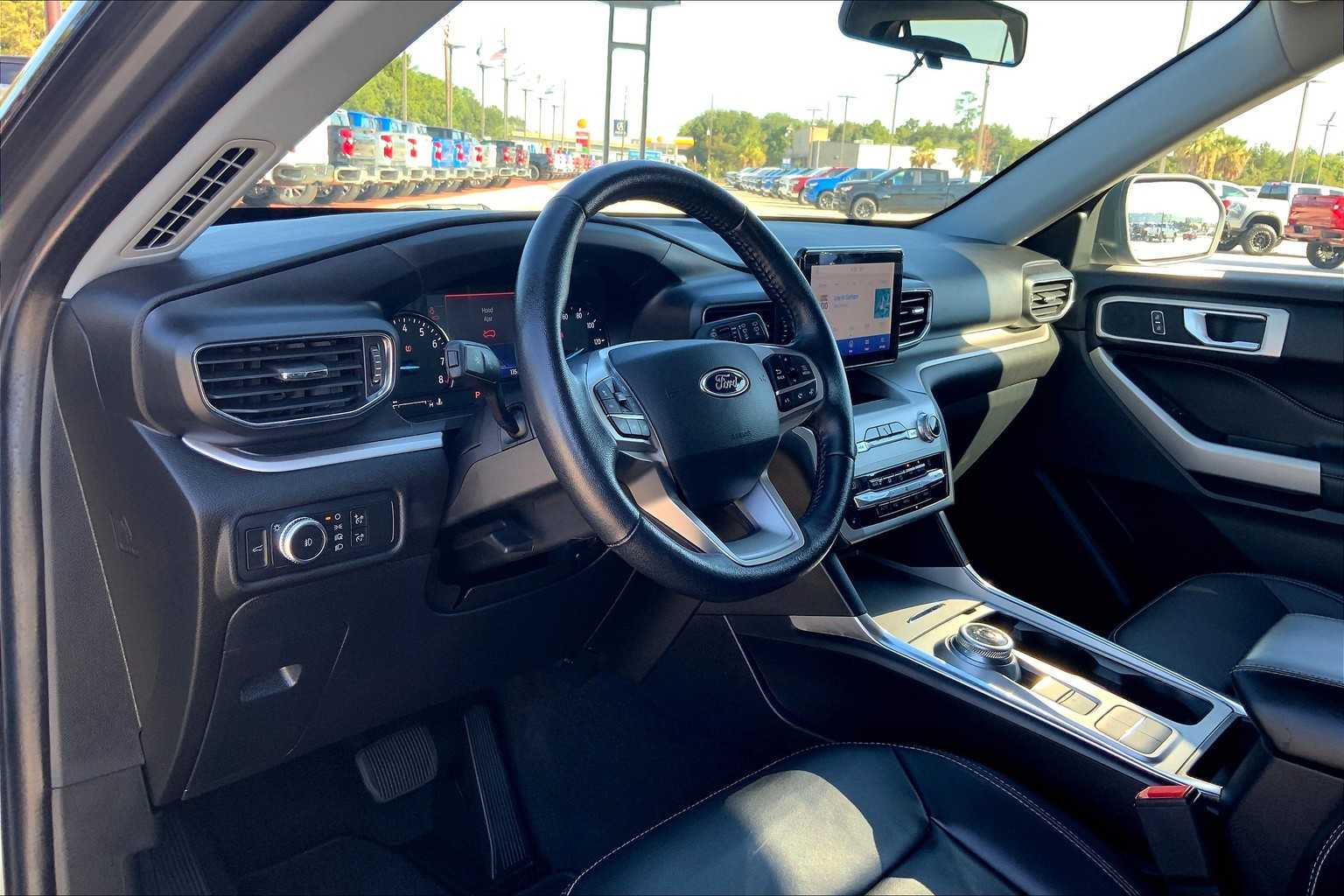 2021 Ford Explorer XLT photo 15