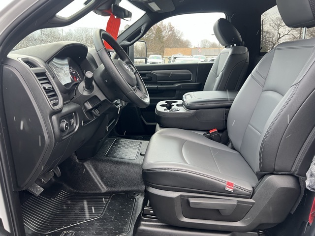 2025 Ram 4500 photo 4