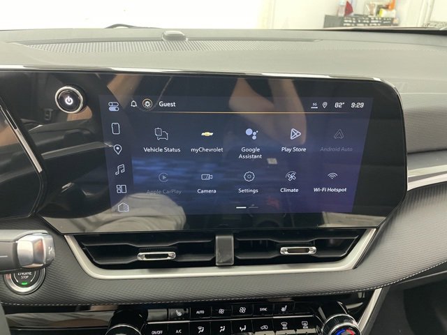 2026 Chevrolet Equinox LT photo 2