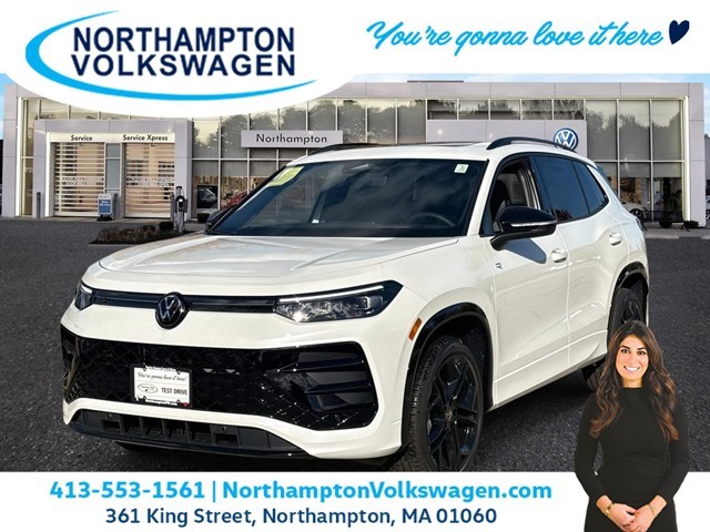 2025 Volkswagen Tiguan SE R-LINE BLACK's photo