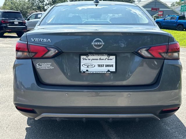 2025 Nissan Versa SV photo 4