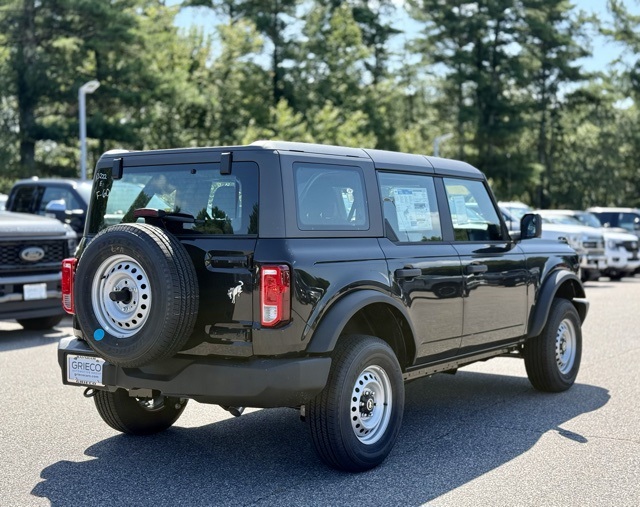 2025 Ford Bronco Base photo 3