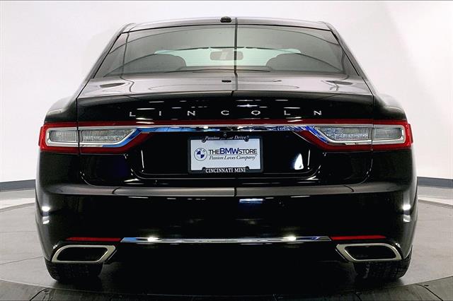 2017 Lincoln Continental Premiere photo 3