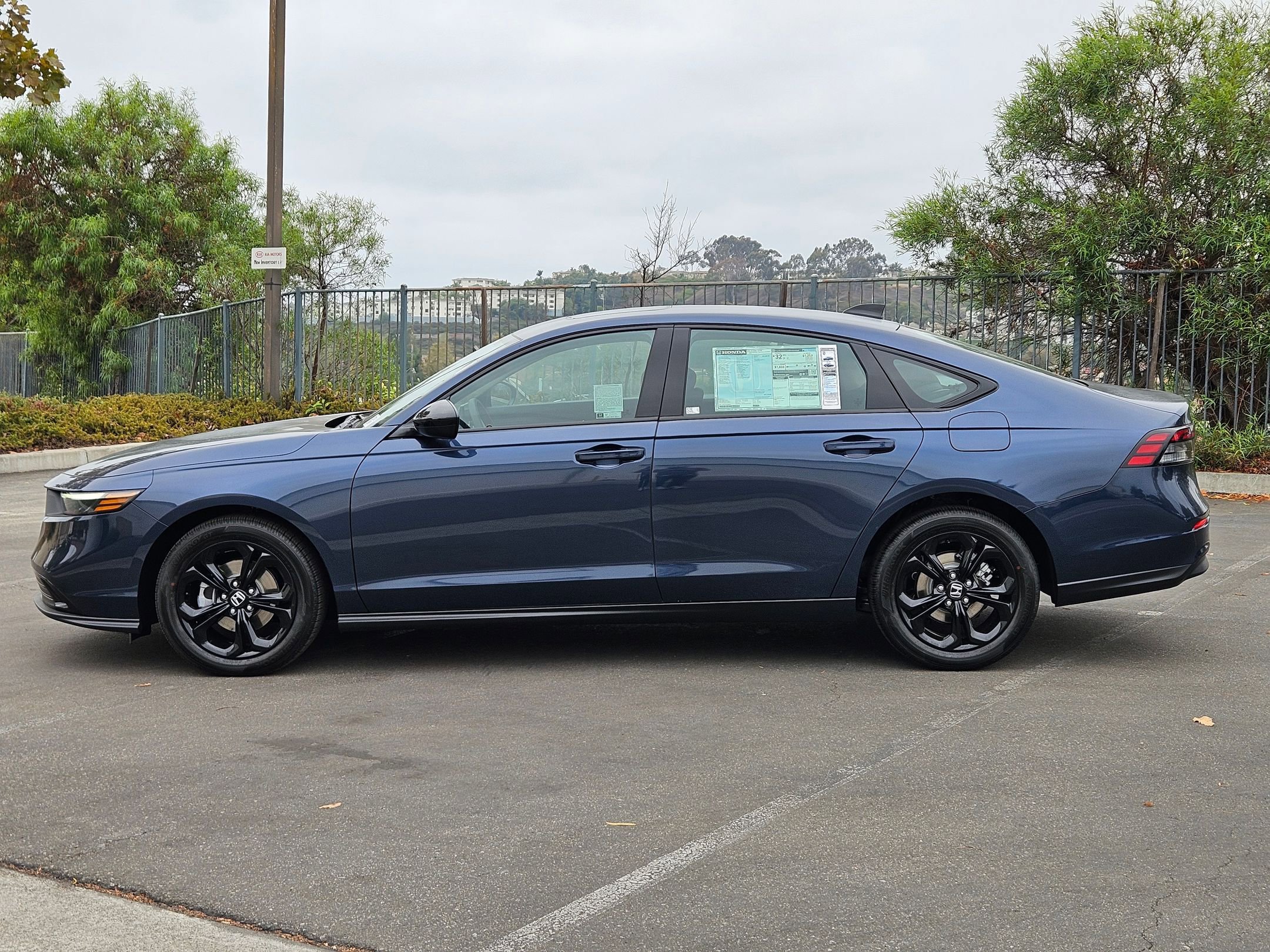 2025 Honda Accord SE photo 2