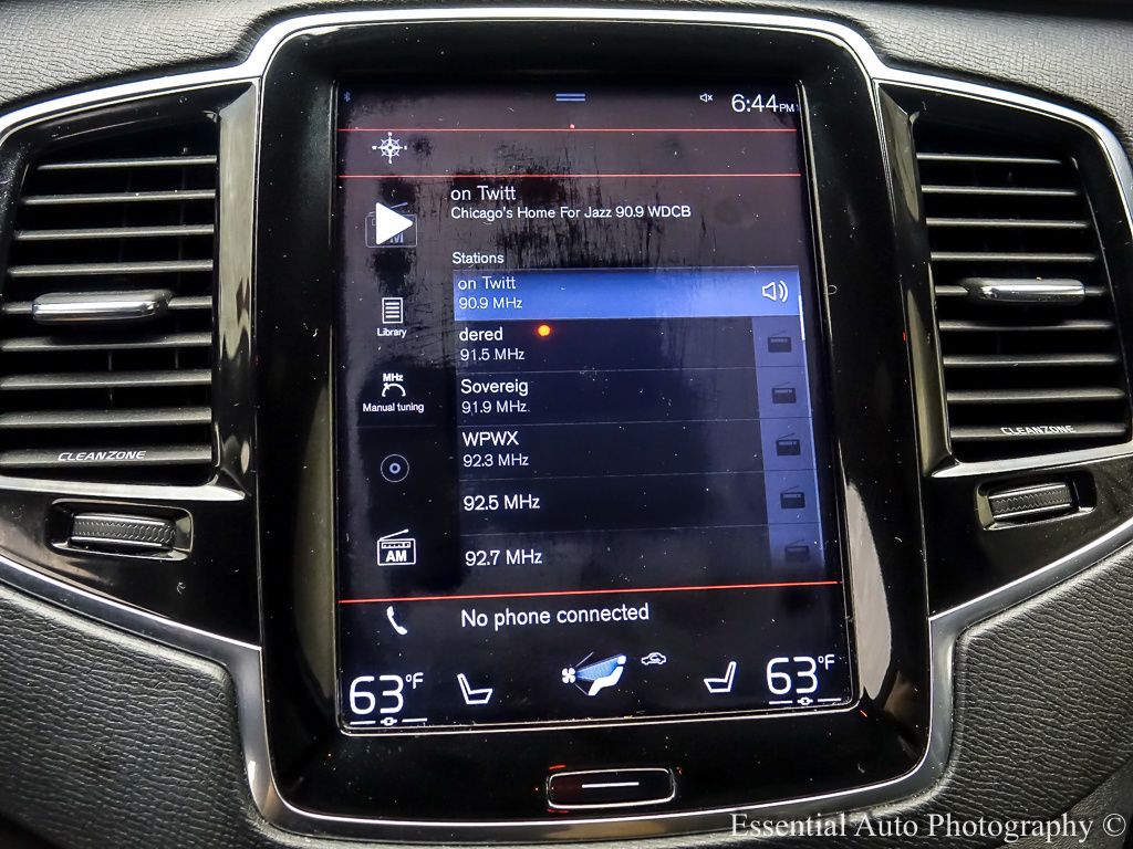 2016 Volvo XC90 T6 R-Design photo 16