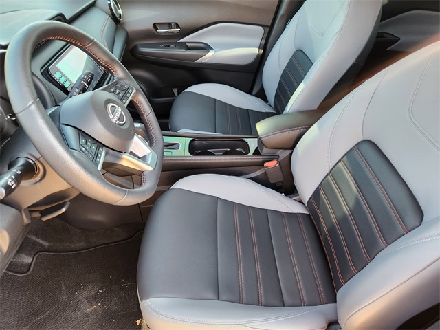 2024 Nissan Kicks SR photo 9