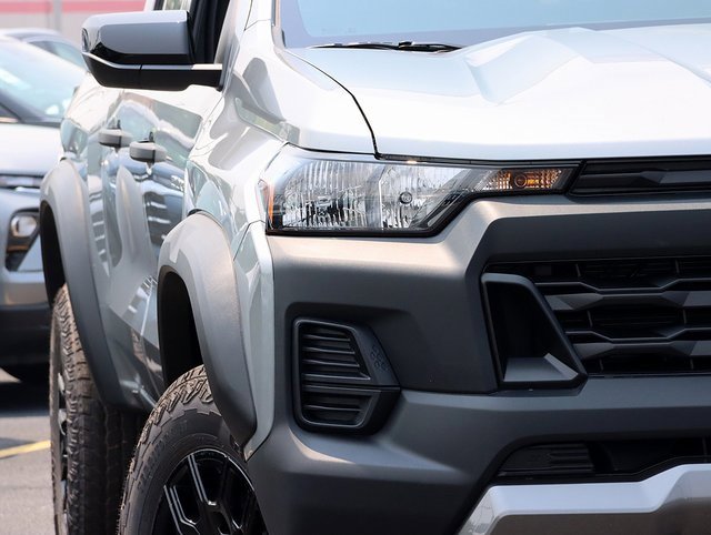 2026 Chevrolet Colorado Trail Boss photo 4