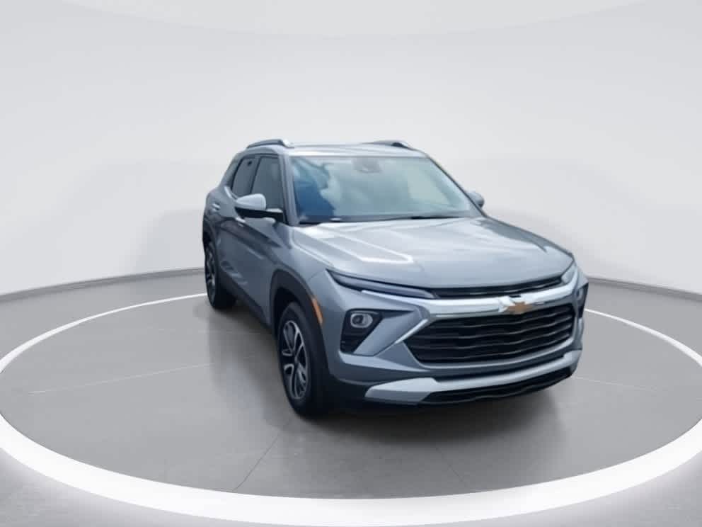 2026 Chevrolet Trailblazer LT photo 2