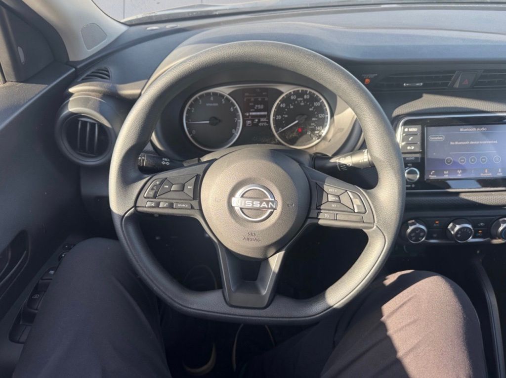 2025 Nissan Kicks Play S photo 8