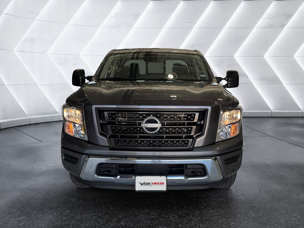 2024 Nissan Titan SV photo 2