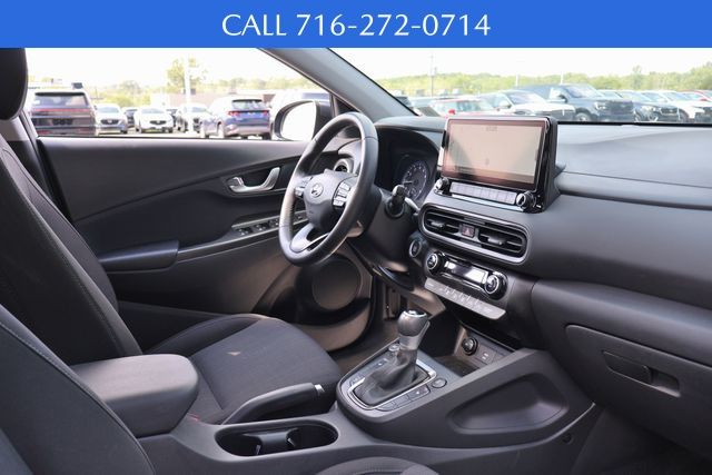 2023 Hyundai Kona SEL photo 3