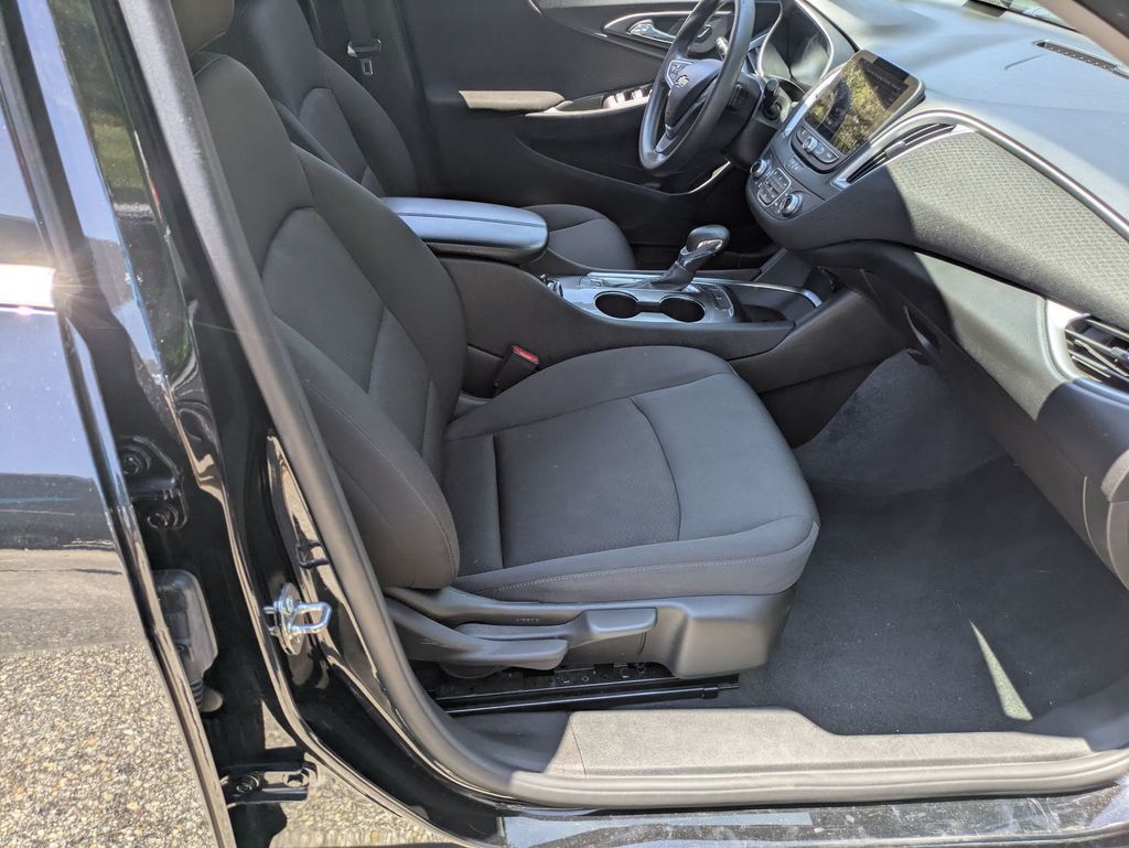 2022 Chevrolet Malibu 1LT photo 26