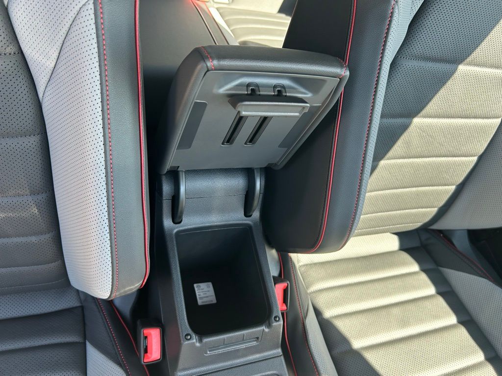 2025 Volkswagen Golf GTI SE photo 33