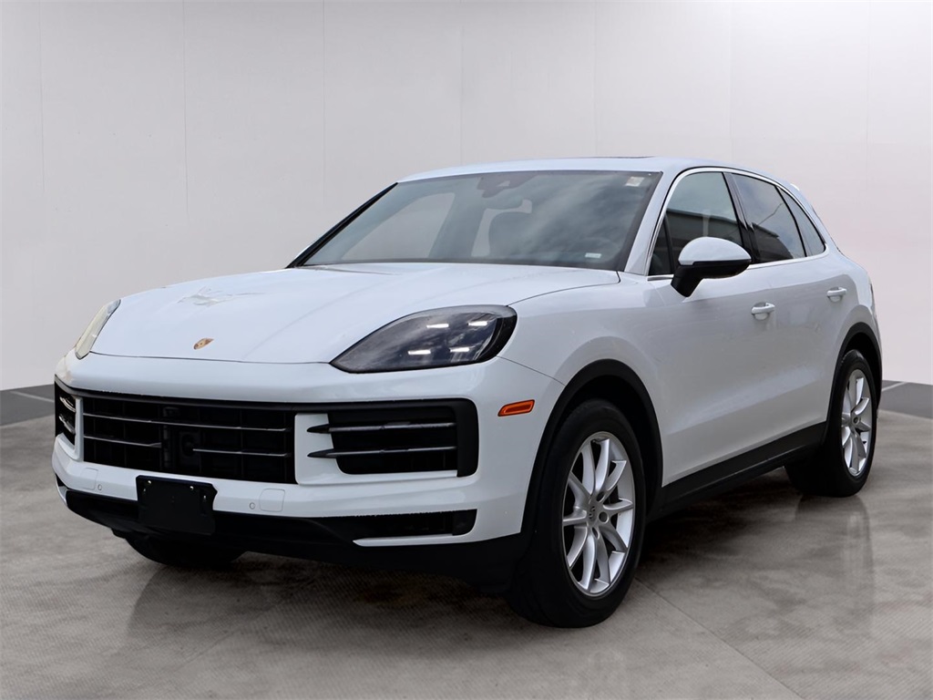2024 Porsche Cayenne Base photo 3
