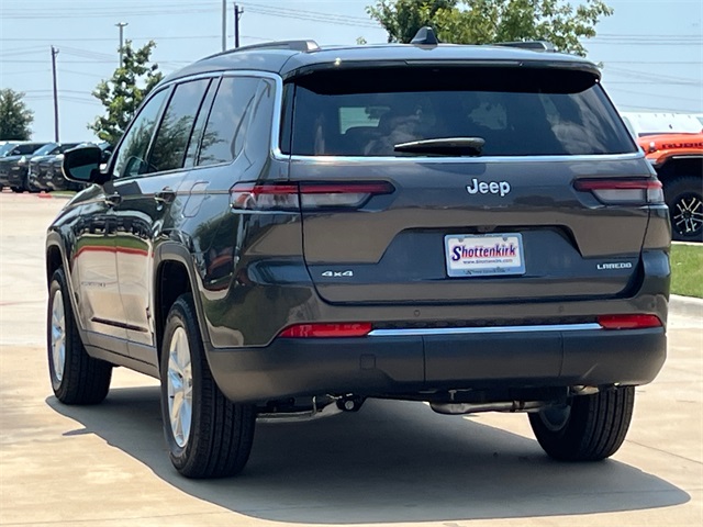 2025 Jeep Grand Cherokee Laredo X photo 3