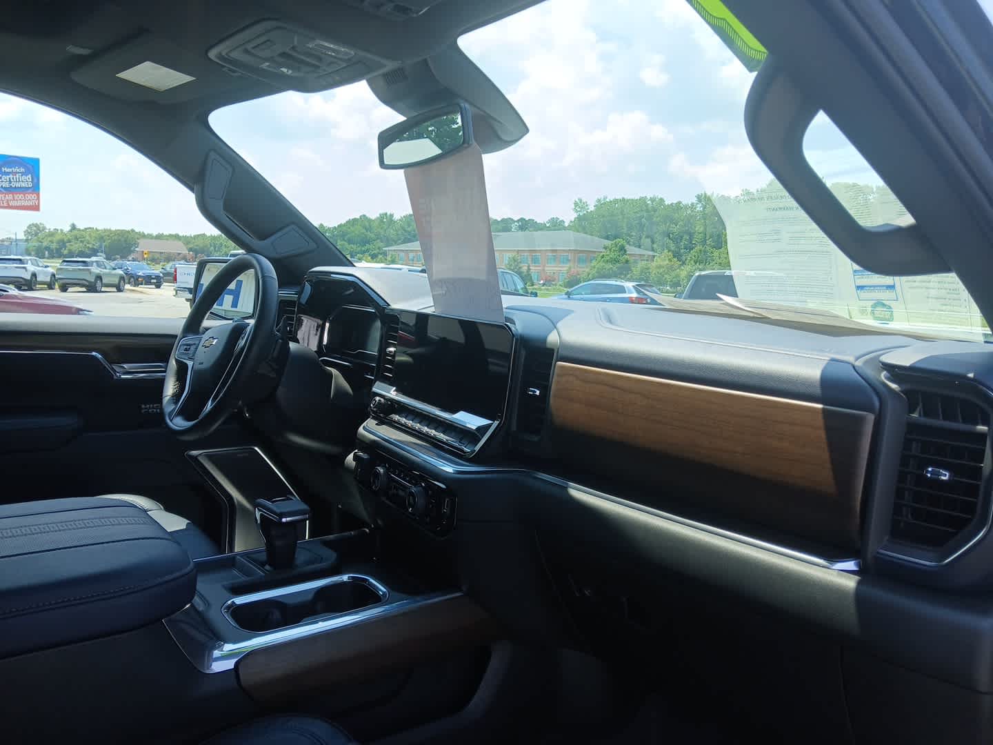 2024 Chevrolet Silverado 1500 High Country photo 19