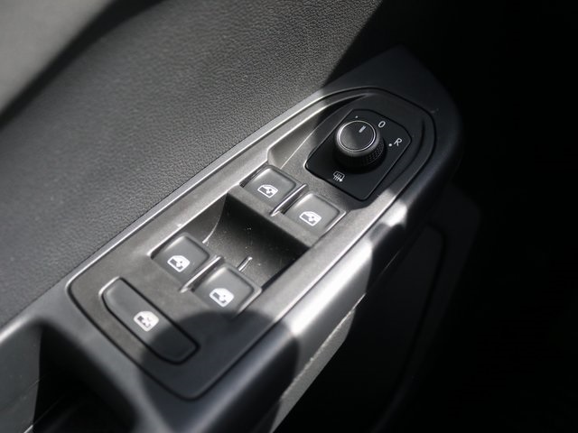 2025 Volkswagen Taos SE photo 15