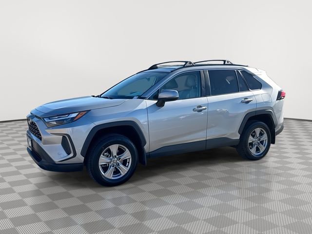 2023 Toyota RAV4 XLE's photo