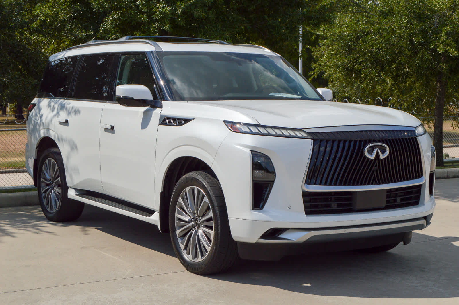 2025 Infiniti QX80 Sensory photo 3
