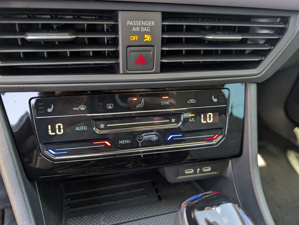 2025 Volkswagen Jetta 1.5T SE photo 12
