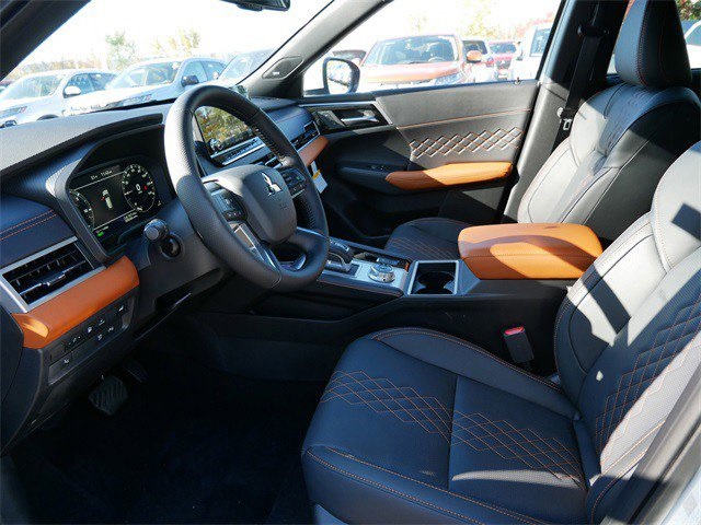2025 Mitsubishi Outlander SEL Platinum GT photo 4