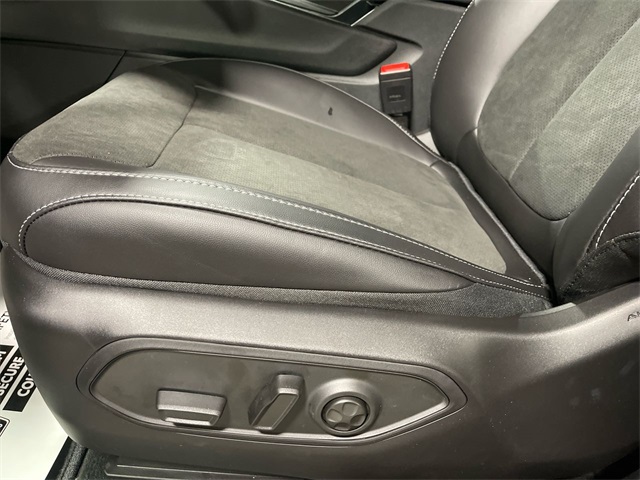 2025 Jeep Grand Cherokee Laredo Altitude photo 12
