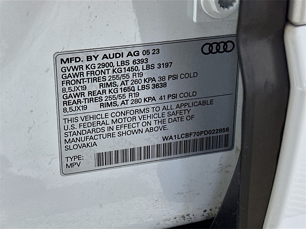 2023 Audi Q7 45 Premium Plus photo 32