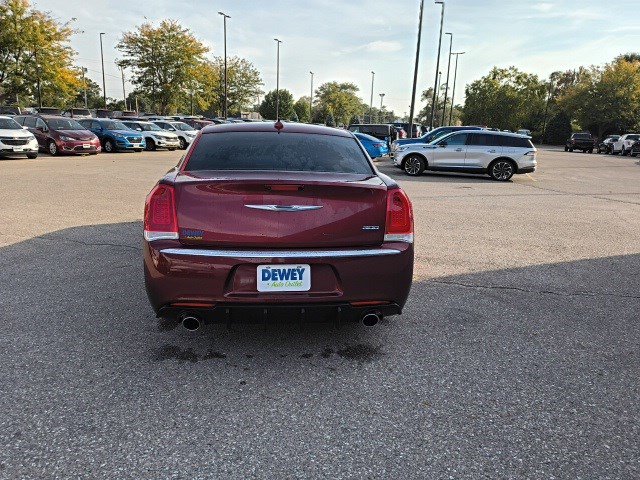2016 Chrysler 300 Limited photo 4