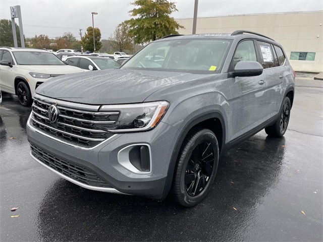 2026 Volkswagen Atlas SE Technology photo 2