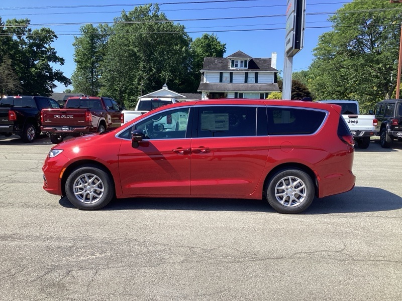 2025 Chrysler Pacifica photo 4
