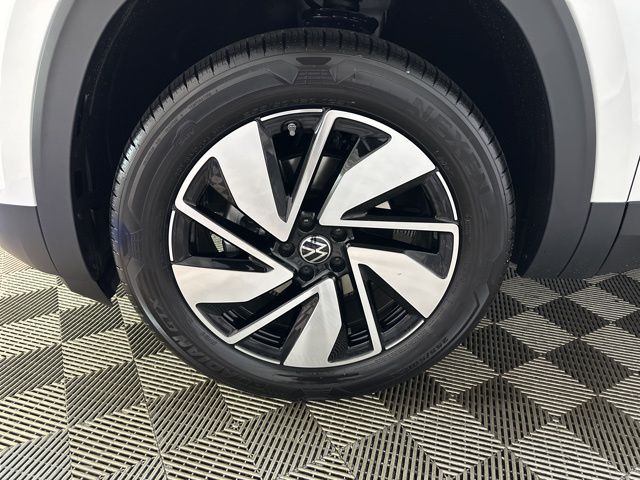 2026 Volkswagen Atlas SE Technology photo 8