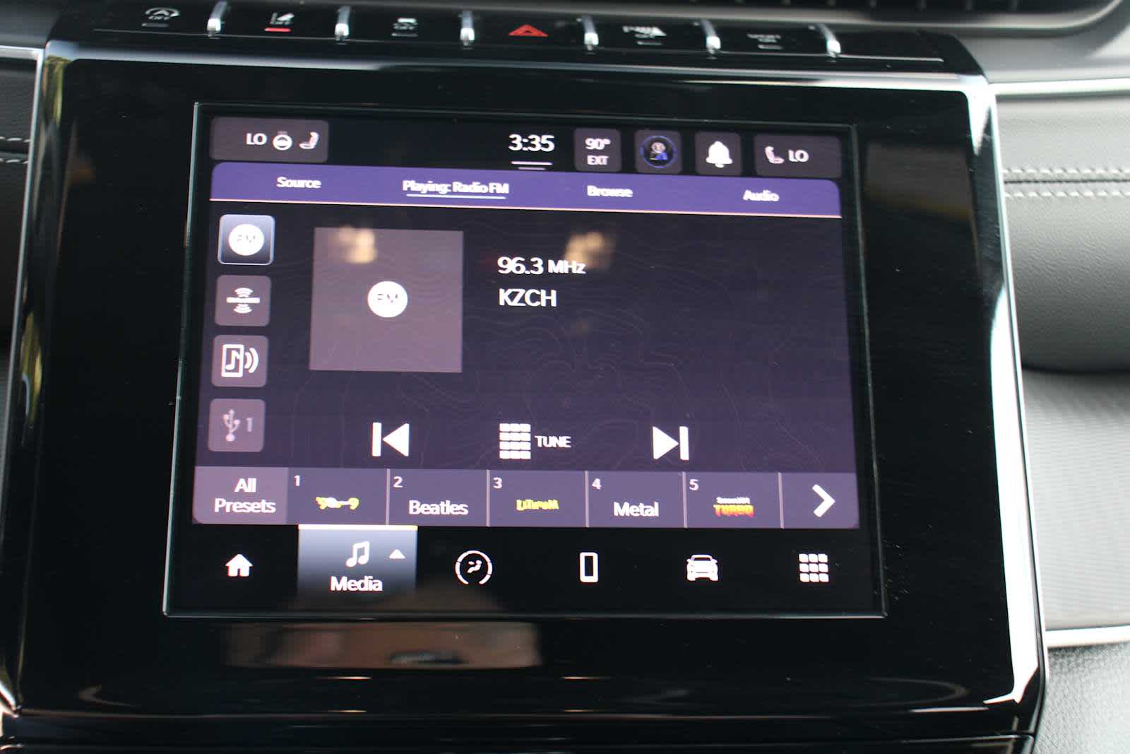 2025 Jeep Grand Cherokee Laredo Altitude photo 18