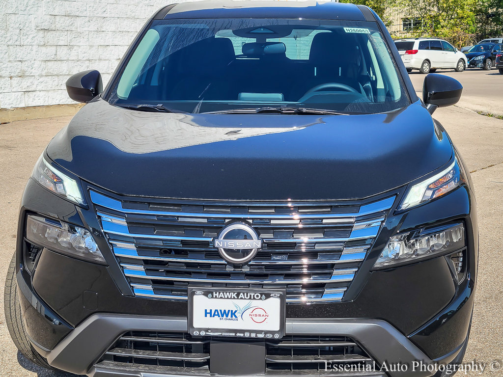2026 Nissan Rogue SV photo 2