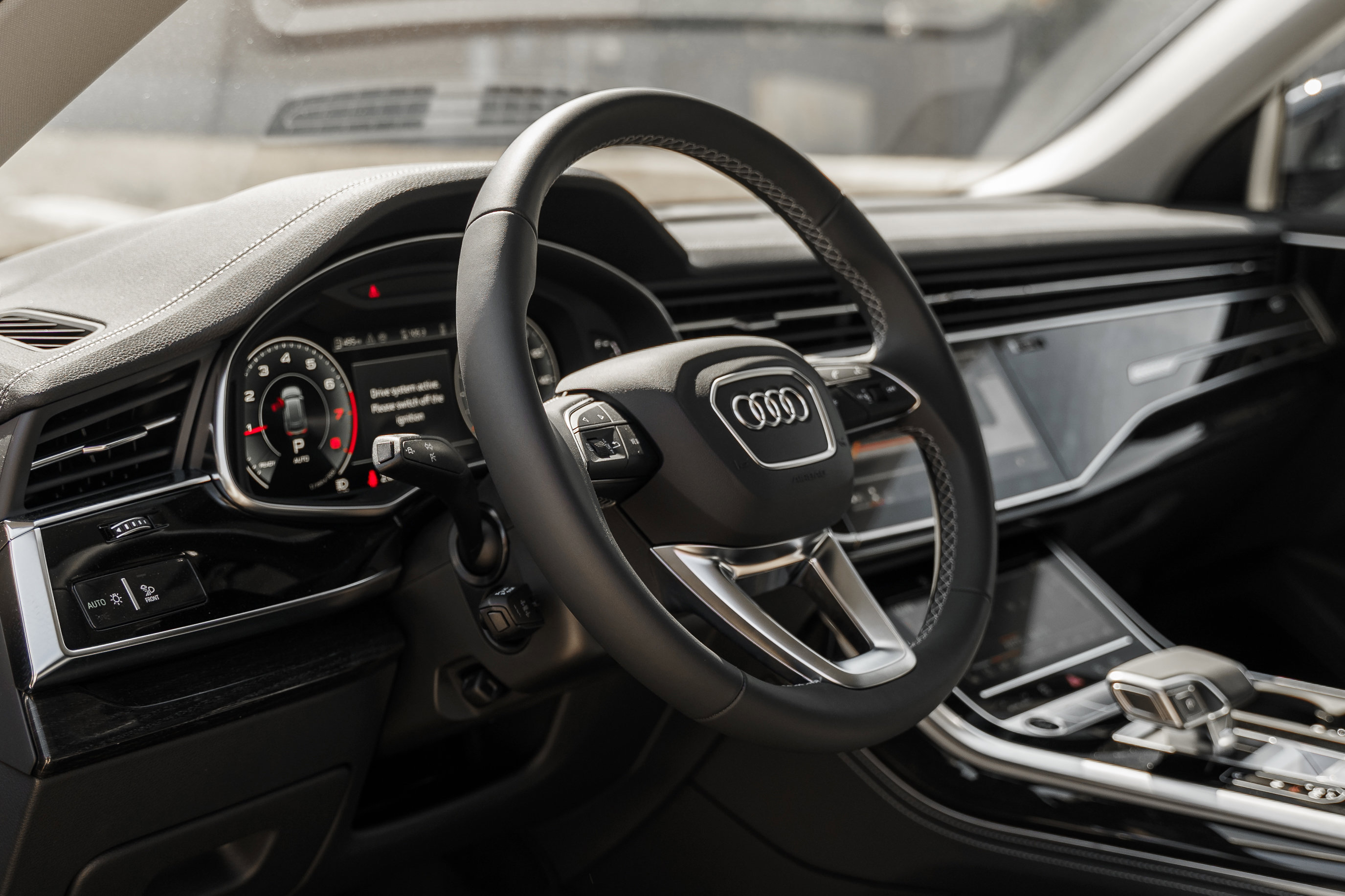 2025 Audi Q8 55 Premium Plus photo 7